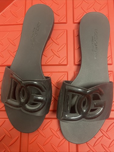 Cut out dolce and - dolce,