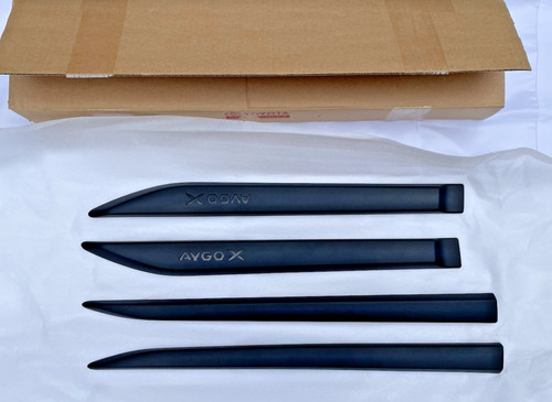 Toyota side mouldings aygo - toyota, x