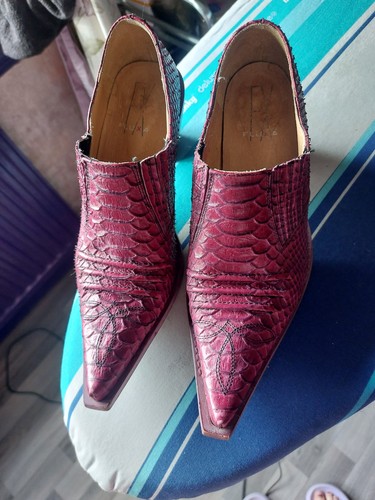 Beautiful leather croc effect - leather,