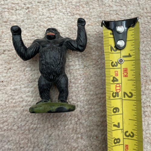 Britain gorilla zoo - ,