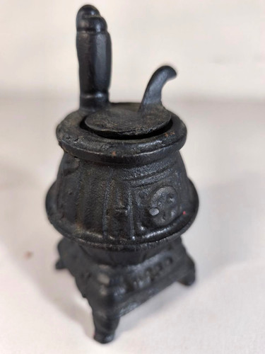 Vintage miniature cast iron - cast,