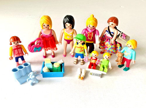 Playmobil figure bundle - 9,