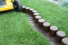 Palisade lawn flower bed - palisade,