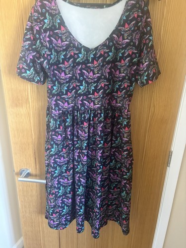 Carolina dress room troll - carolina,