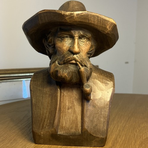 Black forest hand carved - black,