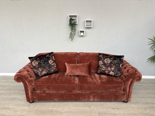 Victoria fabric seater - 4,