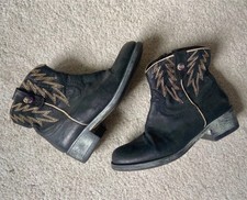 🦋Wrangler Embroidered