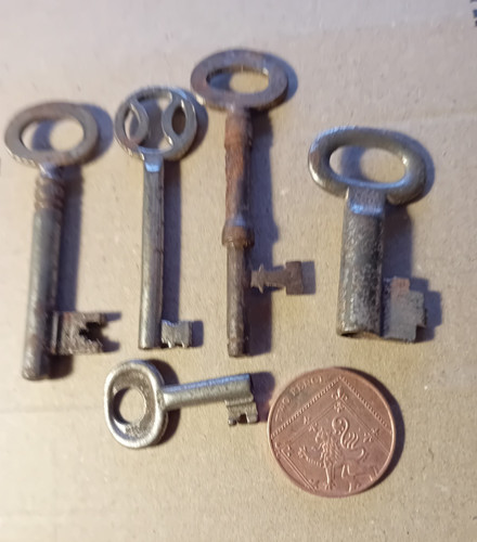Small collection antique - of,