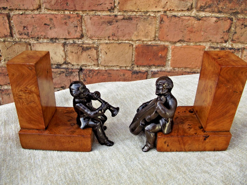 Walnut bookends with jazz - walnut,