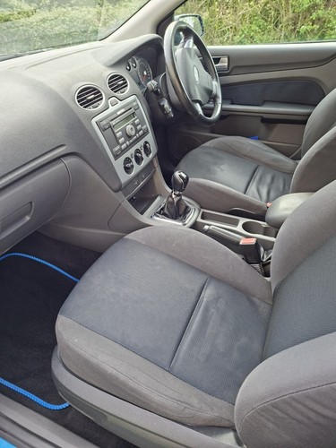 Blue ford focus - focus, 2005