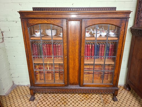 Carved oak bookcase with - bookcase,