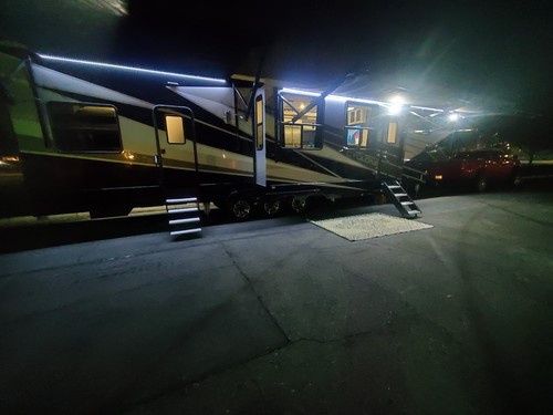 Used 5th wheel toy hauler - wheel,