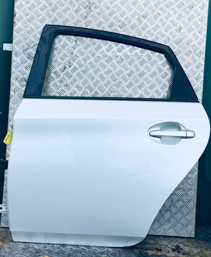 Toyota prius - 🚗,