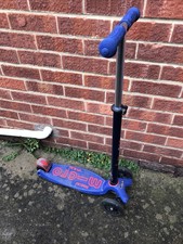 Micro Maxi Blue Scooter with