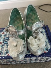 Irregular Choice Women's Shoes Size 5 - Can’t Touch This Silver And White