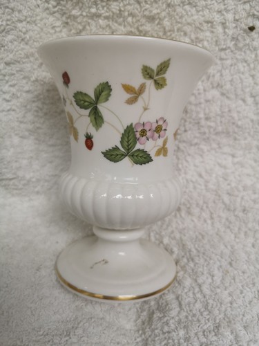 Wedgwood wild strawberry vase - wild,