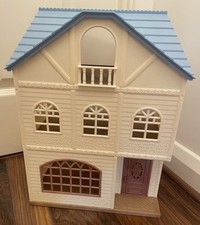 Sylvanian Families Cedar Terrace Sky Blue Roof House Calico Critters