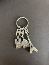 VINTAGE FRANCE PARIS EIFFEL TOWER,NOTRE DAME SACRE COEUR KEYRING/BAG CHARM