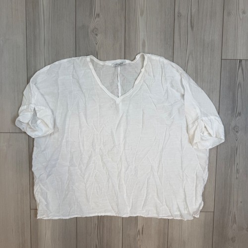 Cut loose white neck - loose, v-neck