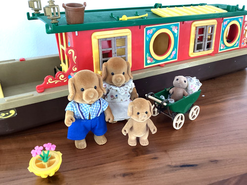 Sylvanian families riverside - families,