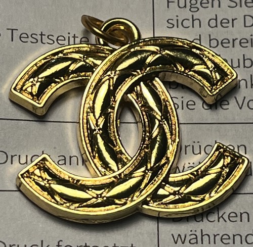 Chanel lot button - zip, pull