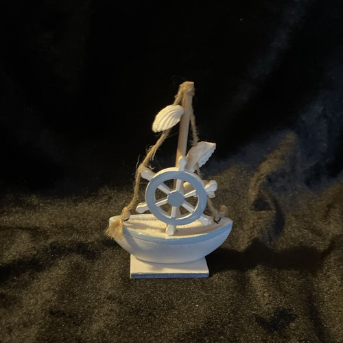 Vintage wooden sailing boat - sailing,