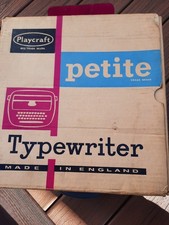 Vintage 1960's PETITE DE-LUXE Children's Typewriter By Playcraft