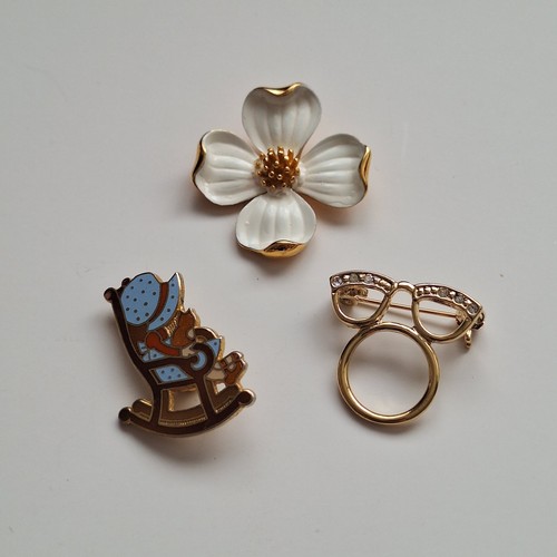 Vintage trifari dogwood - vintage, +