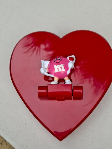 M pink cupid red - m&ms,