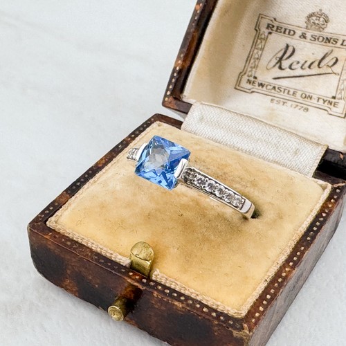 Vintage princess cut - vintage, blue