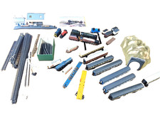 Assorted train track engines carriages etc job lot