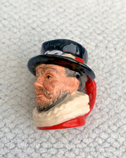 Miniature Royal Doulton  Character Jug Beefeater, D6806 Club Exclusive