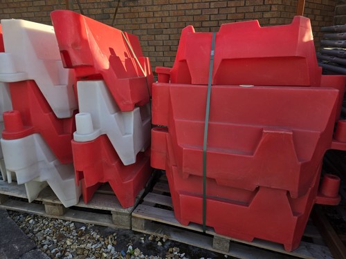 Water filled traffic - barrier,