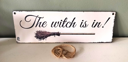 Halloween the witch is - halloween~“the,