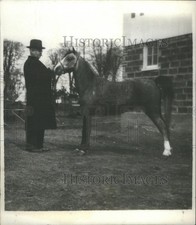 1937 Press Photo William Roche manager Selwyn Theater - RSC37965