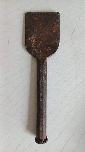 Antique chisel good - antique, in