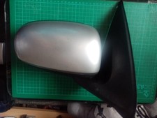 NISSAN ALMERA N/S  LEFT  REG -  Hatchback 2005   SE AUTO  NEEDS MIRROR