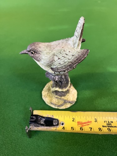 Resin figure wren - figure,