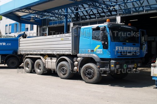Truck photo iveco trakker - truck,