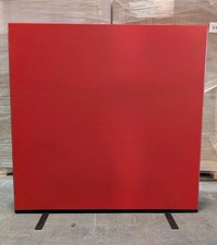 Red felt extractable feet room