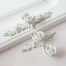 Flower Dresser Drawer Pull