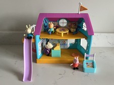 Peppa Pig Talking Sounds & Musical  Club House Playset With 6 Posable Figures
