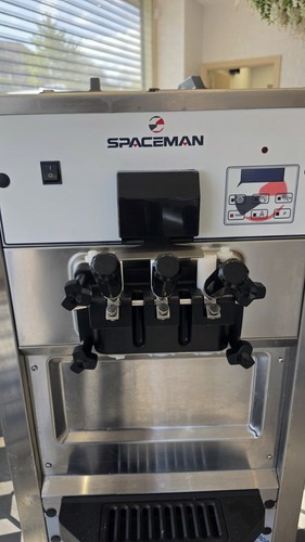 Spaceman soft serve - serve, ice