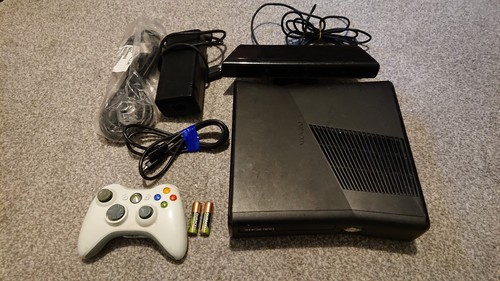 Xbox 360 4gb tested working - s,