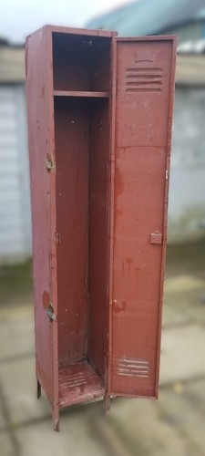 Metal storage cabinet locker