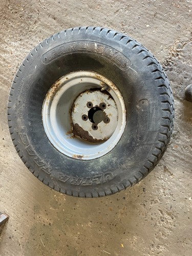 Front stud wheel - front, 5