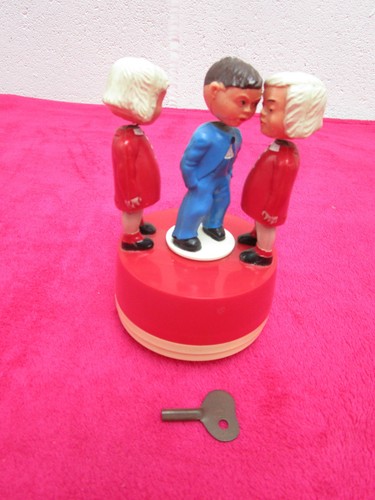 Vintage 1950s magneto wind - 1950s, wind-up