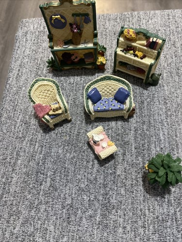Avon miniature collectable - avon,