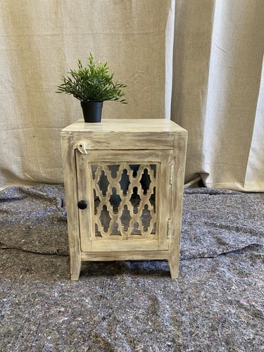 Unusual lattice mirrored - lattice,