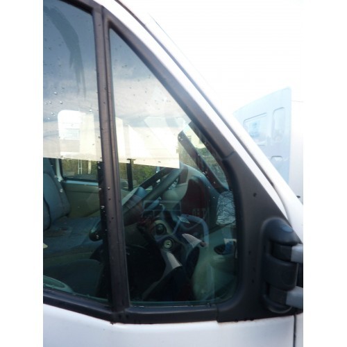 Renault mascott 4 glass - mascott, 1/4